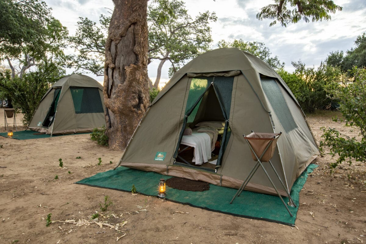 Ivory Trail Tent w washbasin